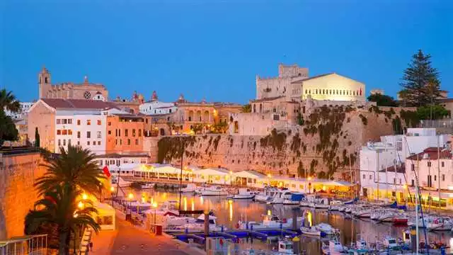 Nicozero en Menorca: vive una experiencia inolvidable en el Mediterráneo